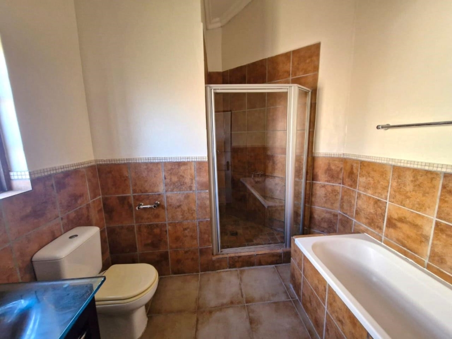 To Let 3 Bedroom Property for Rent in Meerhof North West